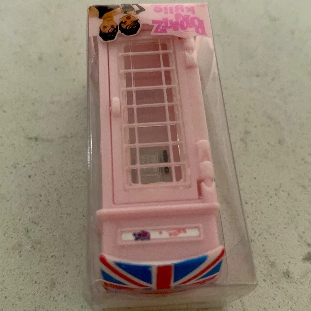 Pink Phone‎ Booth Cell Phone Holder